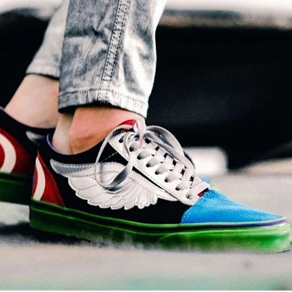 VANS x Marvel Captain America Avengers Old Skool Skate Shoe - Men 6.5/Women 8